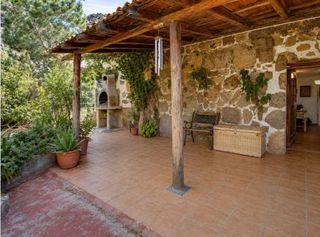 Chalet in Agüimes - Temisas. Finca rural canaria con terreno, aparcamiento, vistas y estanque