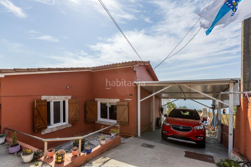 Foto 0ae69d72-5959-4224-8e42-2629c2c71430. Casa amb aparcament a Pontedeume