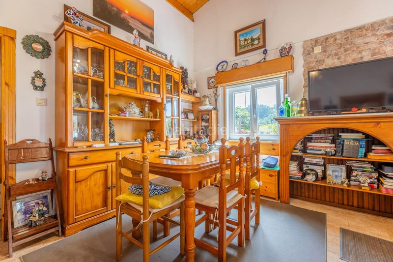 Foto c793b05b-9a41-40b8-96be-19a6c17607eb. Casa amb aparcament a Pontedeume