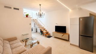 Lloguer Dúplex a Parque Ayala - Jardín de la Abadía - Huelín. Duplex de diseño en planta baja en huelin
