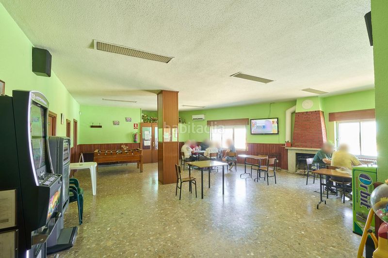 Foto c8458ab3-85d5-45c6-b413-c1dab0e2019c. Edifici a Pajares de la Laguna