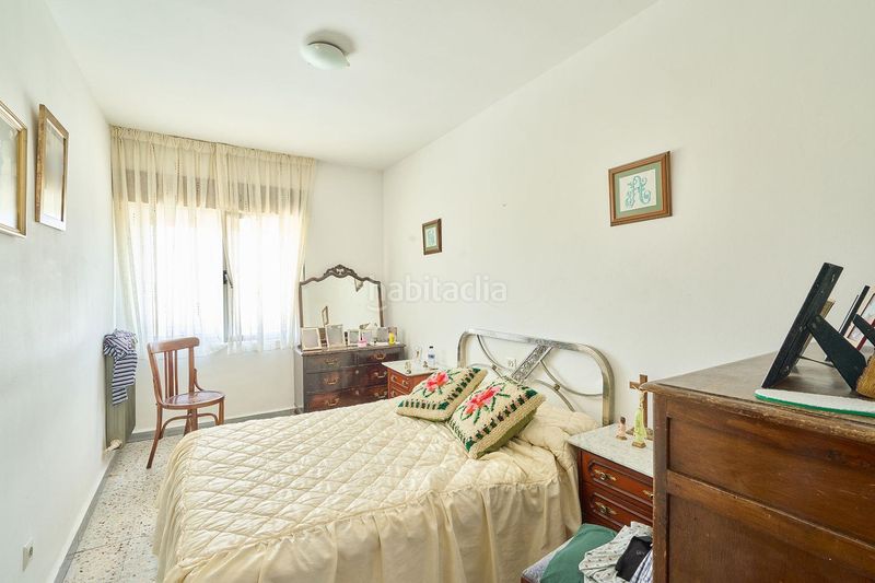 Foto d8a8804f-ff81-4eea-9b18-56a4d771f8ad. Edifici a Pajares de la Laguna