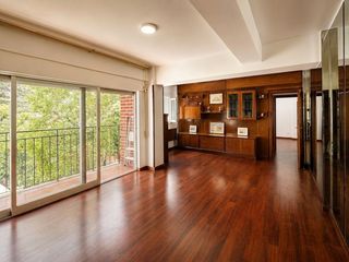 Appartamento in Ventas. Luminoso piso con terraza y ascensor en una de las mejores zonas