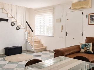 Casa a Nuevo Parque - Los Rosales - Tráfico Pesado. Casa reformada en huelva