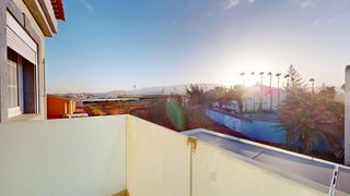 House in Playa del Hombre - Taliarte - Salinetas. Casa pareada triplex con energía solar y piscina privada