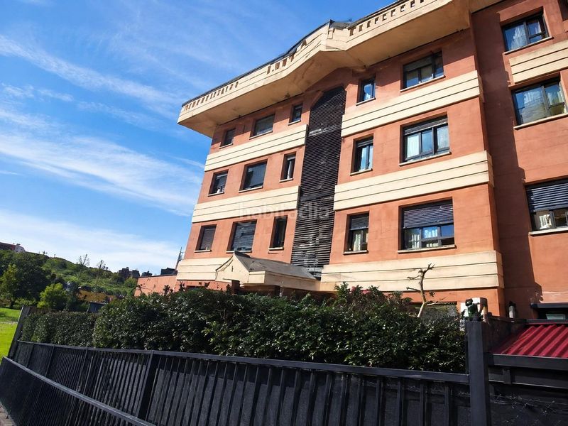 Foto ebc61c98-0cfd-4f79-a9c9-0456ebce05f6. Piso  seminuevo de 3 habitaciones en urbanización privada en Brazomar en Castro - Urdiales