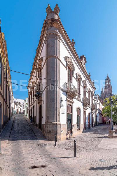 Foto a22af8a5-0a22-4cb8-996d-7de714e6c8b2. Édifice dans Arucas casco Arucas