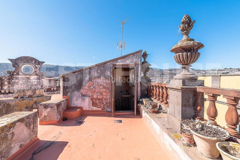 Foto c58a6fdf-66b7-4f51-96af-3c318bddf161. Edifici a Arucas casco Arucas