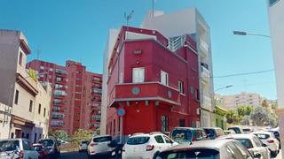 Casa en Calle guanche zebenzui 16. Edificio en venta en avenida venezuela