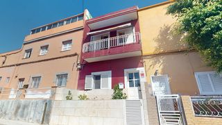 Casa en Calle rodrigo de triana 32. Casa en venta en las delicias
