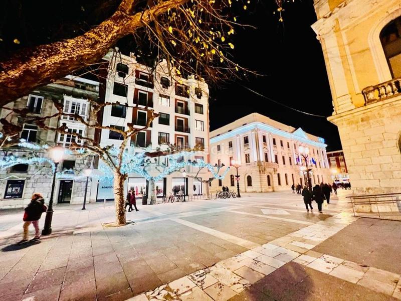 Foto ad5135a4-8442-490f-ac61-b4b2e4485686. Duplex con riscaldamento in Casco Antiguo Burgos