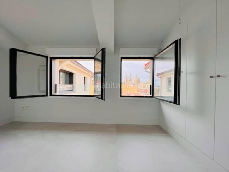 Foto ef30f1d8-25b5-4acb-a7e0-e7f85d3b3186. Triplex avec chauffage dans Casco Antiguo Burgos