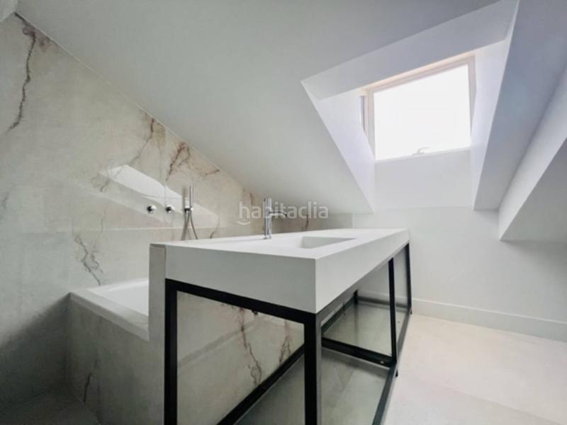 Foto 0c4c7d1b-32ec-4cd6-b39b-1a8d273794e1. Zweistöckige wohnung mit heizung in Casco Antiguo Burgos