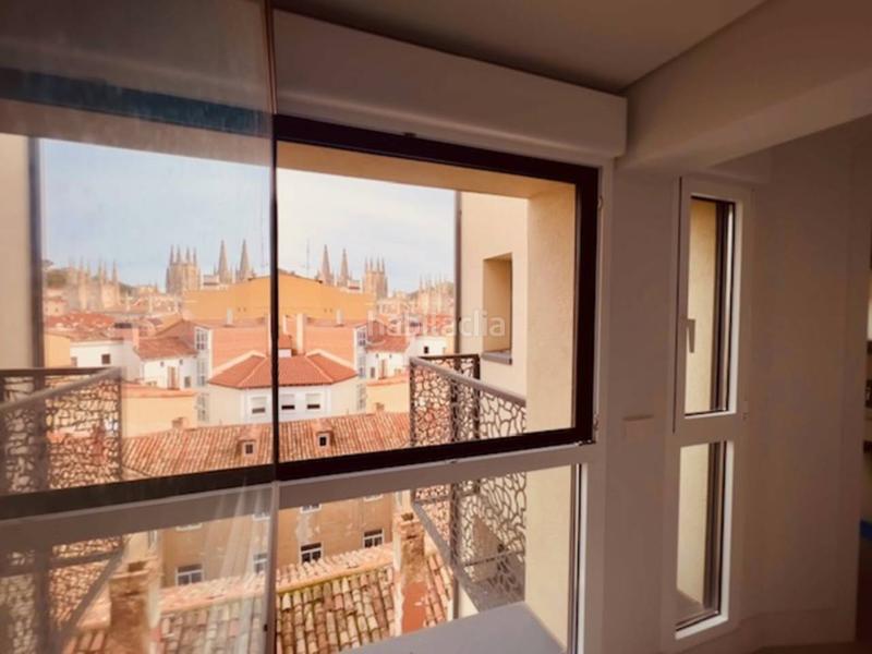 Foto b8113bc4-4924-400e-b775-f25d82ff762a. Zweistöckige wohnung mit heizung in Casco Antiguo Burgos