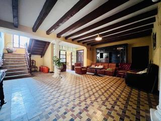 Casa  Gil y pablos. Gran casa señorial con patio, garaje, terraza y nave aneja en ve