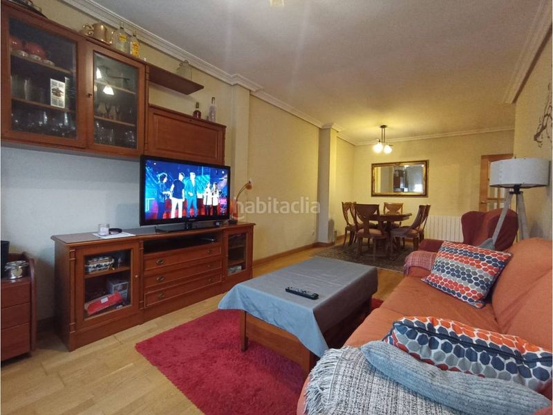 Foto 3d10c3d1-4a9c-4d15-9a37-d977f368a945. Rent flat with heating parking in San Pedro y San Felices Burgos