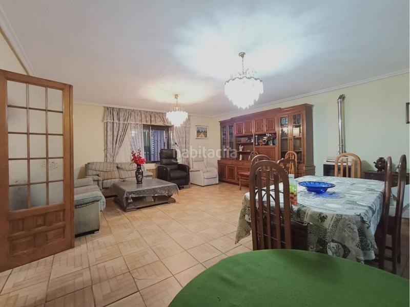 Foto 44653fec-be3d-41f4-8860-1d1e40747627. Casa amb calefacció aparcament a Barriada de Yagüe Burgos