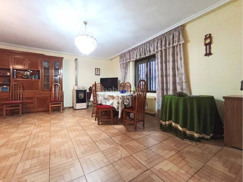 Foto 55b3a47e-120e-4802-93ed-f79465e3af71. Casa amb calefacció aparcament a Barriada de Yagüe Burgos