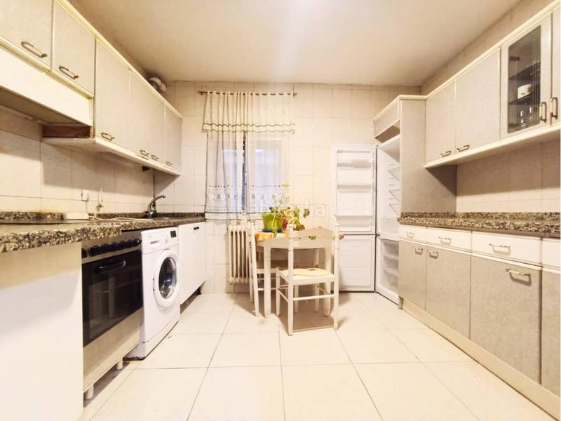 Foto 740cdea7-74e3-443d-8d68-2ba28043ac05. Casa amb calefacció aparcament a Barriada de Yagüe Burgos