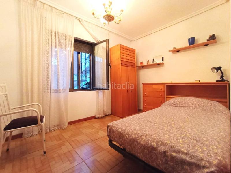 Foto c3dfc14f-dd4d-4369-946e-da1d10726deb. Casa amb calefacció aparcament a Barriada de Yagüe Burgos