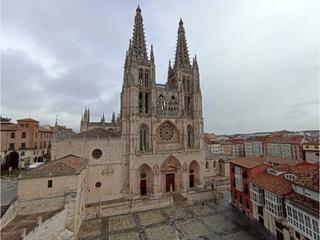 Piso  Santa maría. Lo mas exclusivo, único en burgos, frente a la catedral!