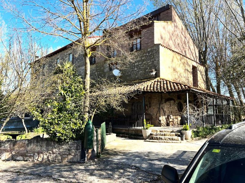 Foto 01500a5e-23db-4697-b310-ca85b14169f5. Casa a Frandovínez
