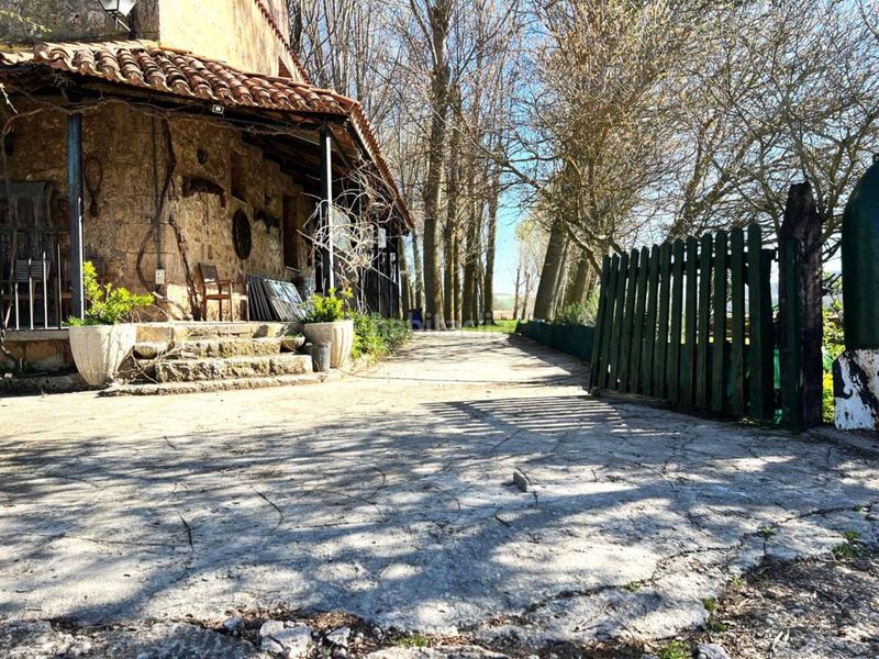 Foto 877a9a9c-4e77-46e5-ba6c-89640a3f106d. Casa a Frandovínez