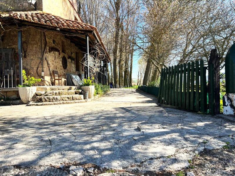 Foto babacbd7-ab8f-474e-91b2-9abb2393c038. Casa a Frandovínez