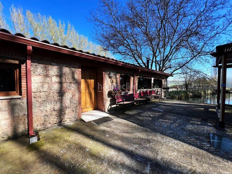 Foto ccdb2cf9-f84a-48b7-87b9-47b3ae7e7b0f. Casa a Frandovínez