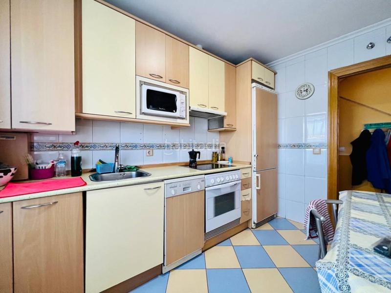 Foto 781d824a-e420-4a3c-9bc1-b7563ce6c9b0. Reihenhaus mit heizung parking in Villafría - La Ventilla - Castañares Burgos