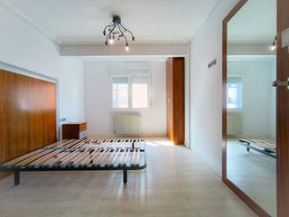 Pis  Lavaderos. Venta de piso exterior con terraza en burgos capital