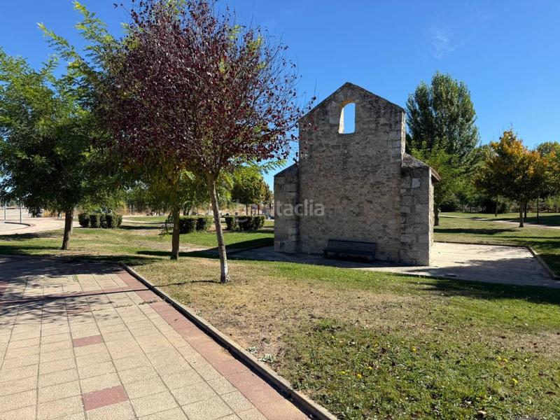 Foto c437d100-8730-4afd-9758-1f19f3d46b26. Pis amb calefacció aparcament a Villalbilla de Burgos