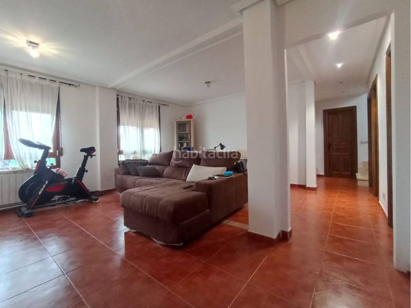 Foto 4d5e098b-7cd2-44e2-bda9-76c41eefd54a. Casa amb calefacció aparcament a Quintanillas (Las)