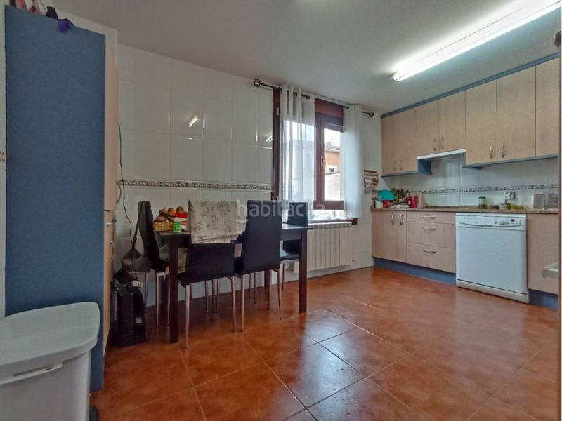 Foto abb3f767-cc6b-46fa-a12d-c1b8364806f6. Casa amb calefacció aparcament a Quintanillas (Las)