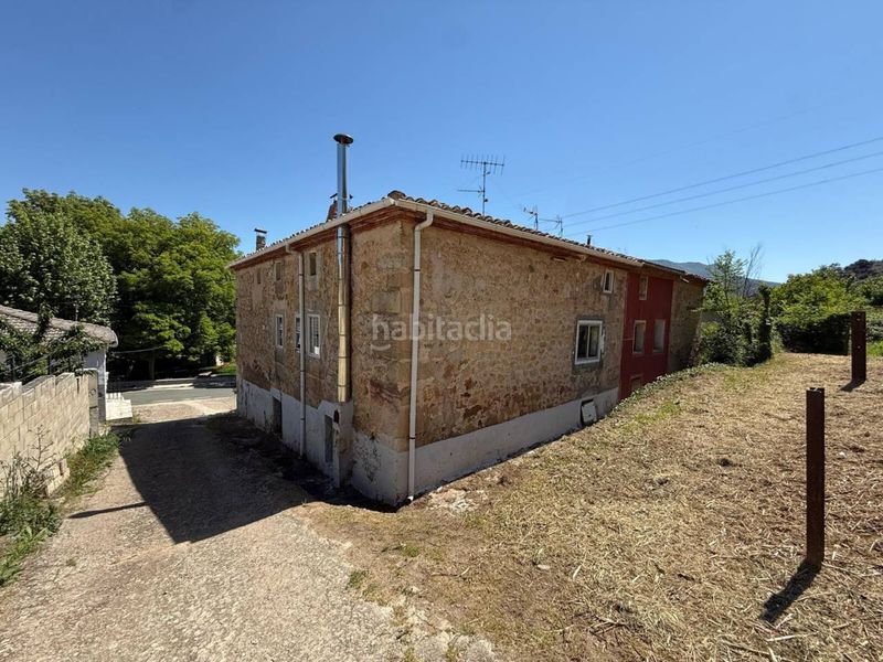 Foto 37d3c248-4832-44f9-ab11-c50003cbef7e. Casa adossada a Oña
