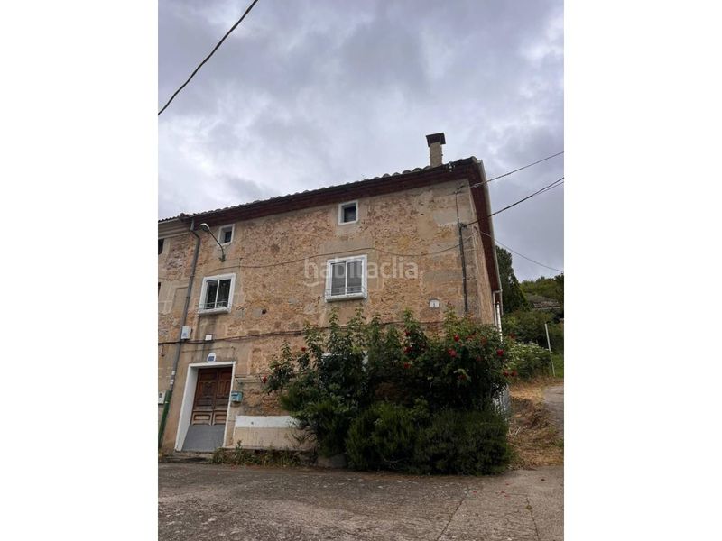Foto 40f89924-3ac1-481b-85c4-05ee25faf4db. Casa adossada a Oña