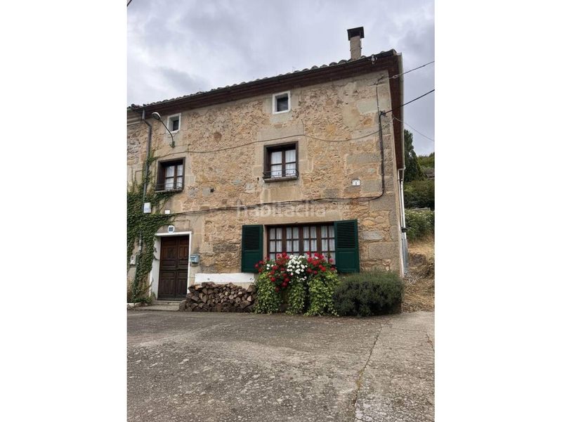 Foto d7aa49fb-cac4-48f2-9ecd-eaa371ecd36d. Casa adossada a Oña
