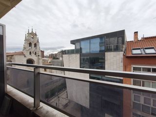 Pis  Calle san lesmes. Pisazo con vistas en el corazón de la ciudad