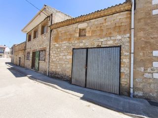 Haus  Calle mesones. Casa en venta en pedrosa de río úrbel