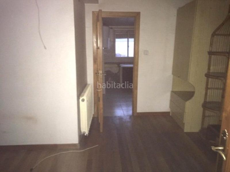 Foto e6878c01-8a2e-46f3-bddc-7fc96c6d2f9b. Casa a Cuatro Vientos Ponferrada