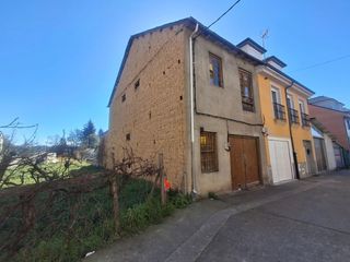 Mas à Circumvalacion 30. Casa con terreno en el centro de camponaraya con pozo y puede se