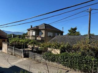 Maison à Sancedo. Venta casa con jardín en cueto.