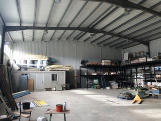 Lloguer Nau industrial a Flores de Sil - La Placa. Finca con nave en dehesas