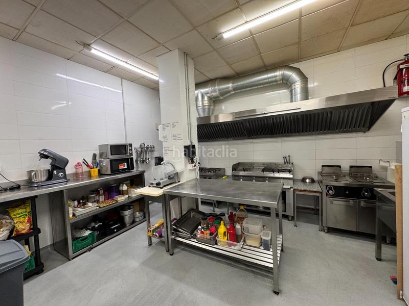 Foto 26c5aeb3-2c33-4851-bf9d-c0dc9d403f85. Local commercial dans joaquin soler serrano 2 dans Centro Ponferrada