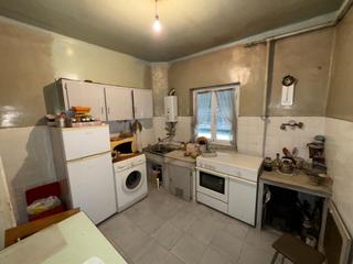 Appartement à Calle diego antonio gonzalez 12. Amplio piso en el centro de ponferrada  oportunidad para reforma