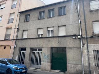 Appartamento en Calle pto manzanal 8. Conjunto de local comercial y piso en venta