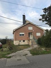 Lloguer Masia a Flores de Sil - La Placa. Casa en alquiler con terreno sin muebles