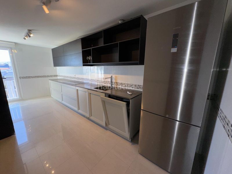 Foto 60941472-1081-4b43-9cc4-3bd70bbda859. Dúplex a calle msp 6 a Centro Ponferrada