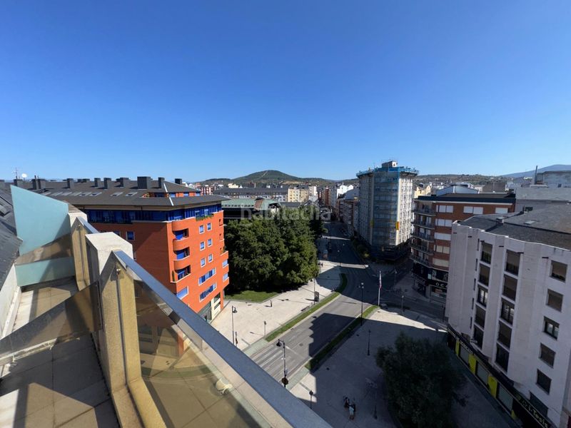 Foto e6ac5a84-59c5-44d8-ad40-79889587baaf. Dúplex a calle msp 6 a Centro Ponferrada