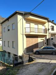 Maison à Vega de Valcarce. Casa en venta en vega de valcarce con potencial para negocio